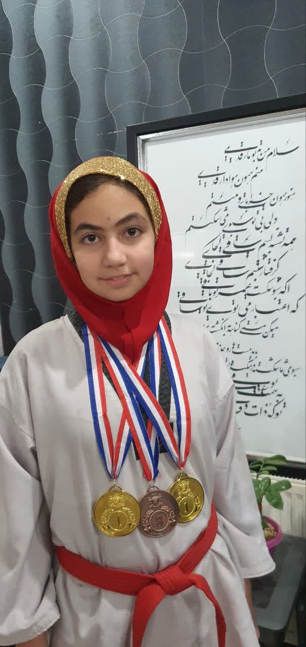 ویدا رحمانی کسب مقام اول شهرستان و دوم استان در رشته تکواندو