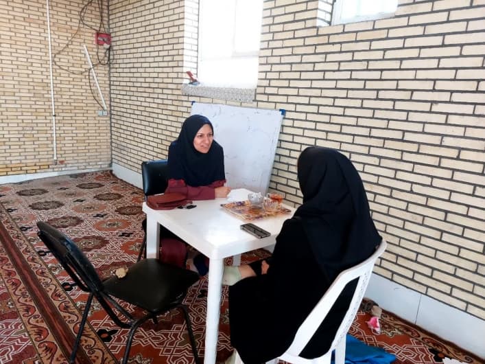 جلسه مشاوره حضوری سرکار خانم احمدی با اولیا