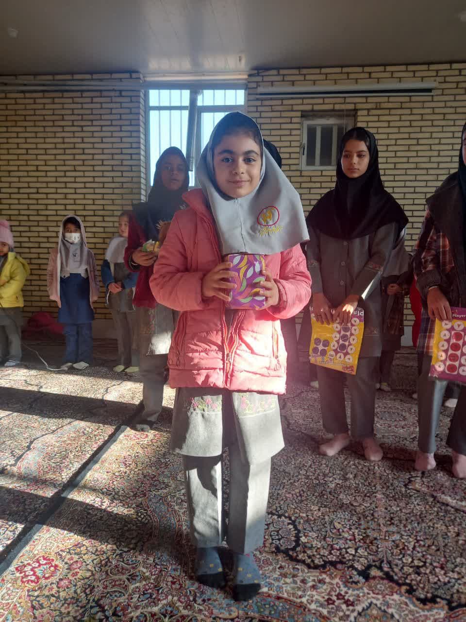 کسب مقام سوم استانی اسکیت توسط دانش آموز عزیزمون فاطمه سادات آقایی، پاه دوم